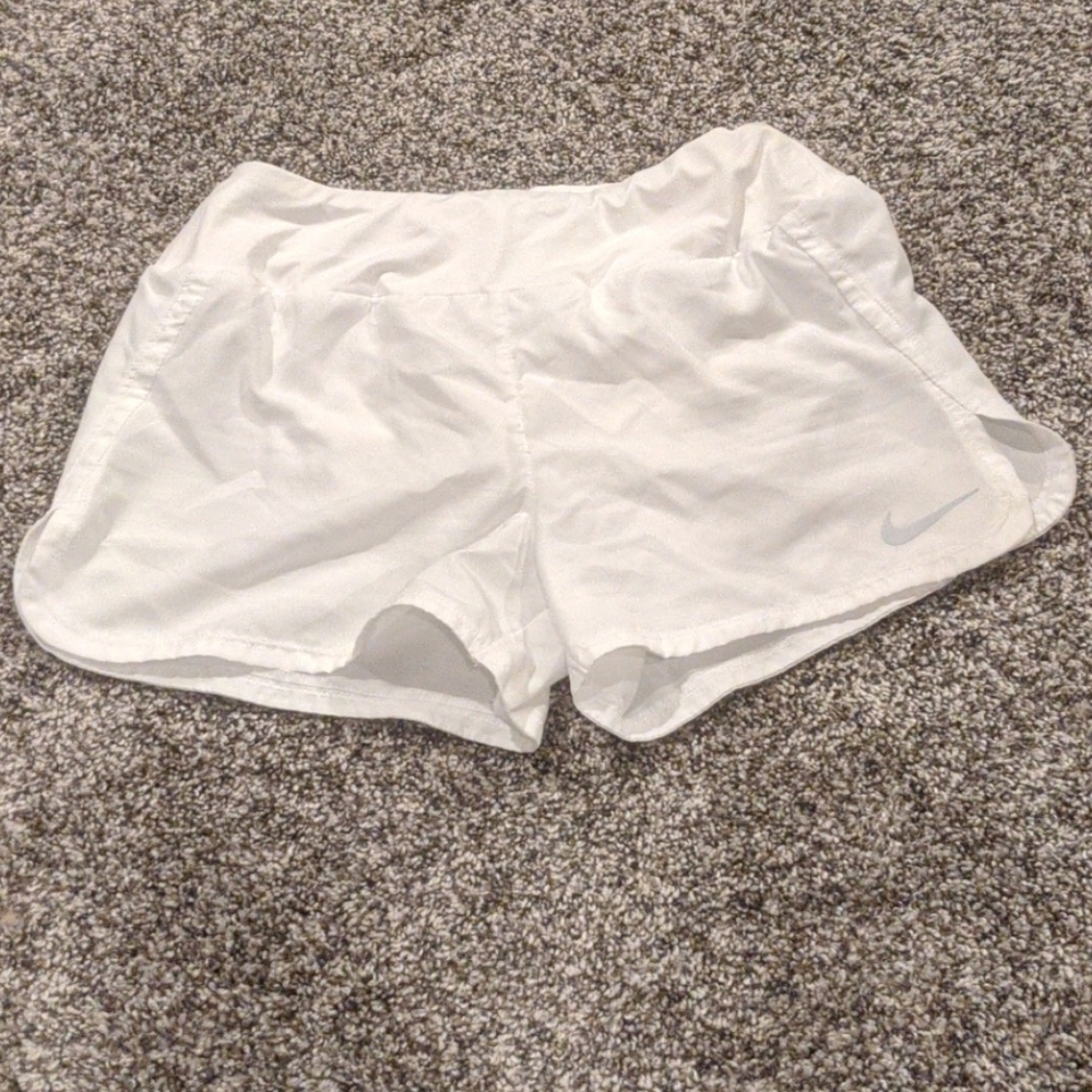 White nike running shorts